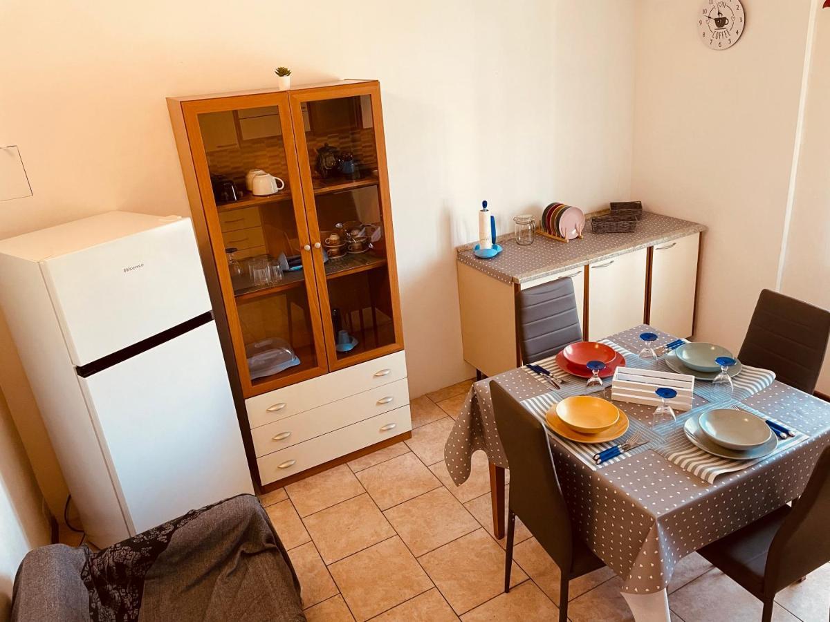 Casa Amelie Apartment Peschiera del Garda Luaran gambar