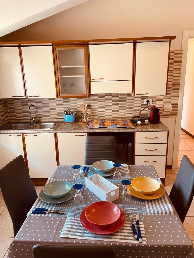 Casa Amelie Apartment Peschiera del Garda Luaran gambar